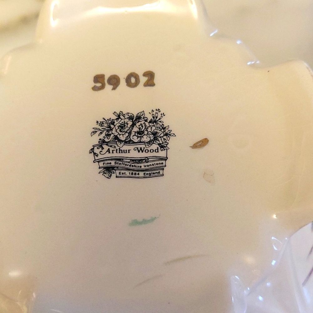 Arthur Wood England "5902" strawberry pitcher & bowl - Picture 5 of 7